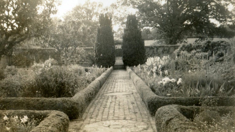 c.1938 May - August Mulberry Garden, Bateman's Archive, National Trust